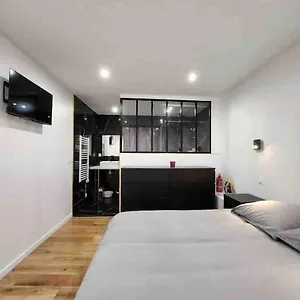 https://superbe-appartement-a-8-minutes-de-la-nation.fr-paris.fr